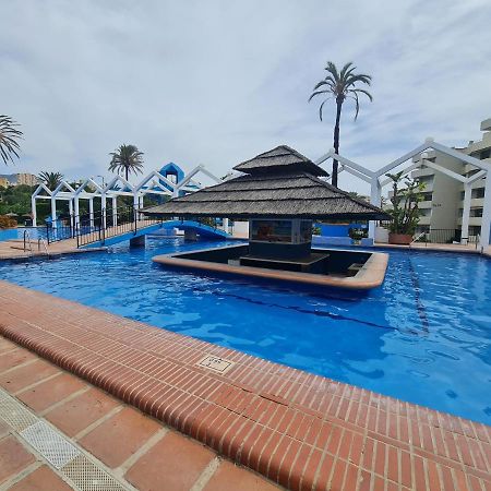 Precioso Apartamento Con Piscinas Y Vistas Al Mar. Benalmádena Kültér fotó