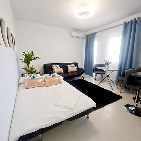 Precioso Apartamento Con Piscinas Y Vistas Al Mar. Benalmádena Kültér fotó
