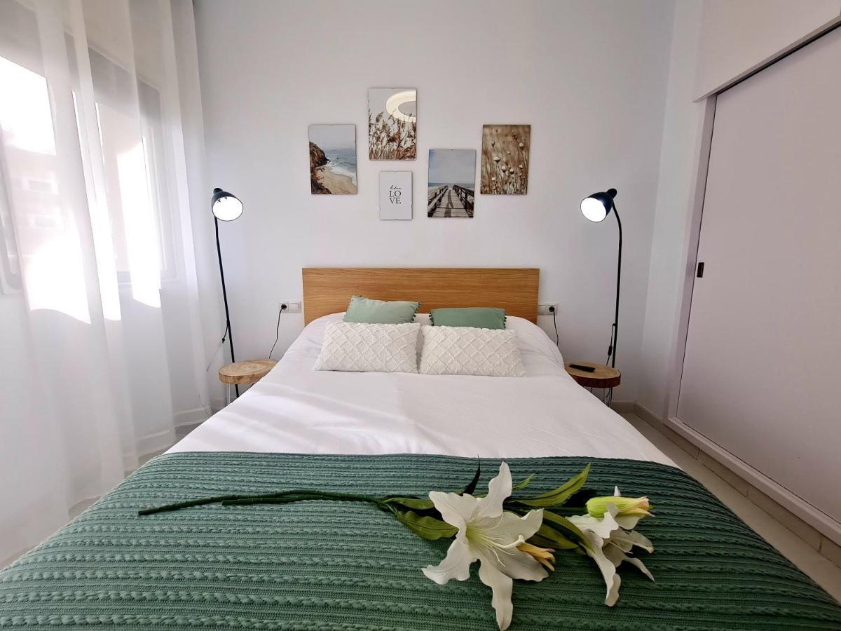 Precioso Apartamento Con Piscinas Y Vistas Al Mar. Benalmádena Kültér fotó