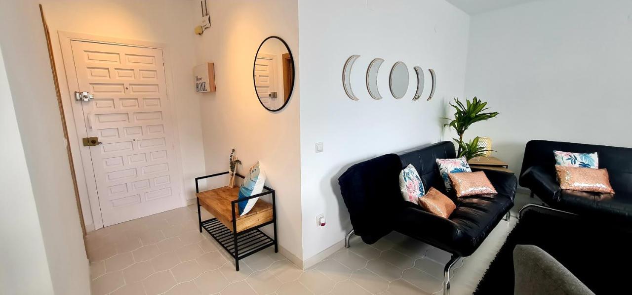 Precioso Apartamento Con Piscinas Y Vistas Al Mar. Benalmádena Kültér fotó