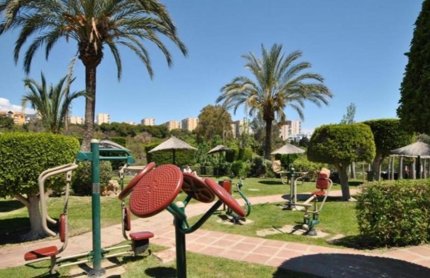 Precioso Apartamento Con Piscinas Y Vistas Al Mar. Benalmádena Kültér fotó