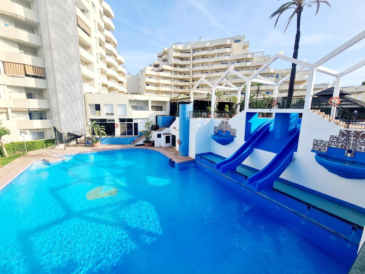 Precioso Apartamento Con Piscinas Y Vistas Al Mar. Benalmádena Kültér fotó