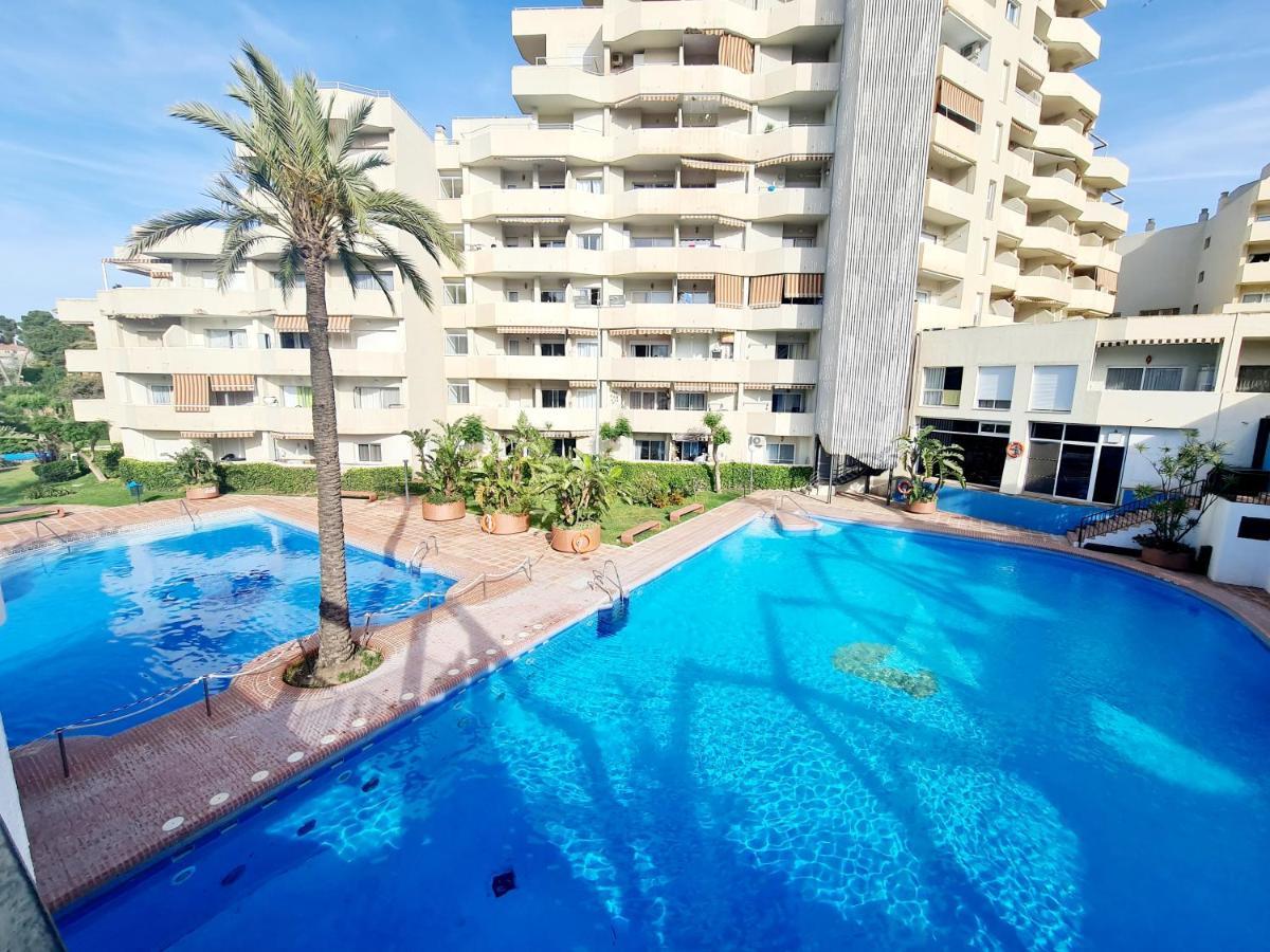 Precioso Apartamento Con Piscinas Y Vistas Al Mar. Benalmádena Kültér fotó
